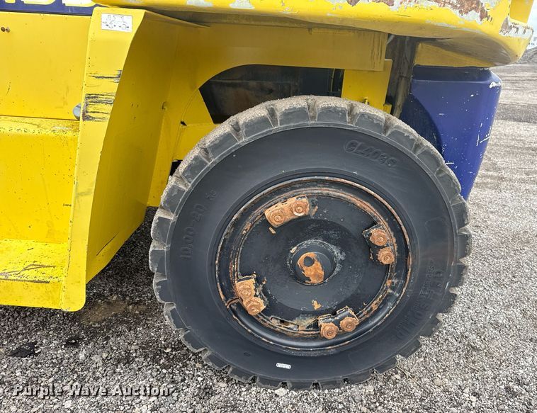 image for item EG5861 1999 Komatsu FD 135-6 forklift