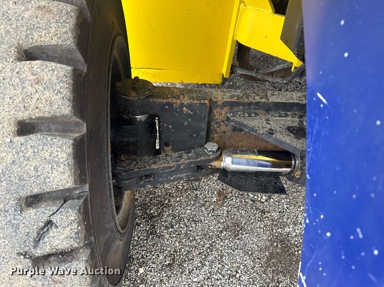 image for item EG5861 1999 Komatsu FD 135-6 forklift