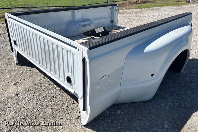 image for item EG5870 Pickup truck bed