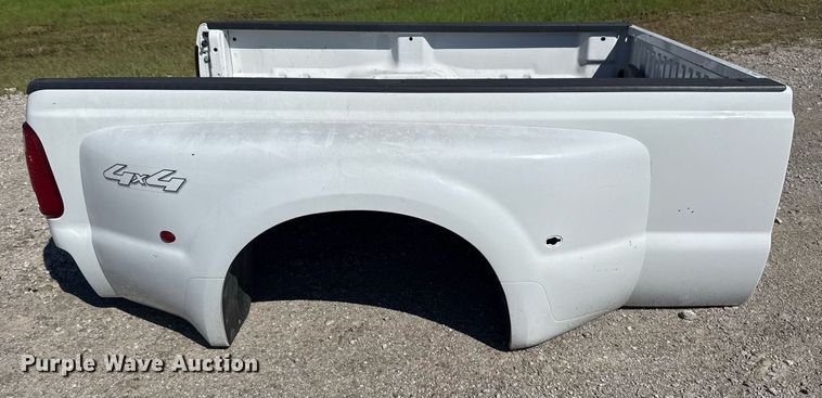 image for item EG5870 Pickup truck bed