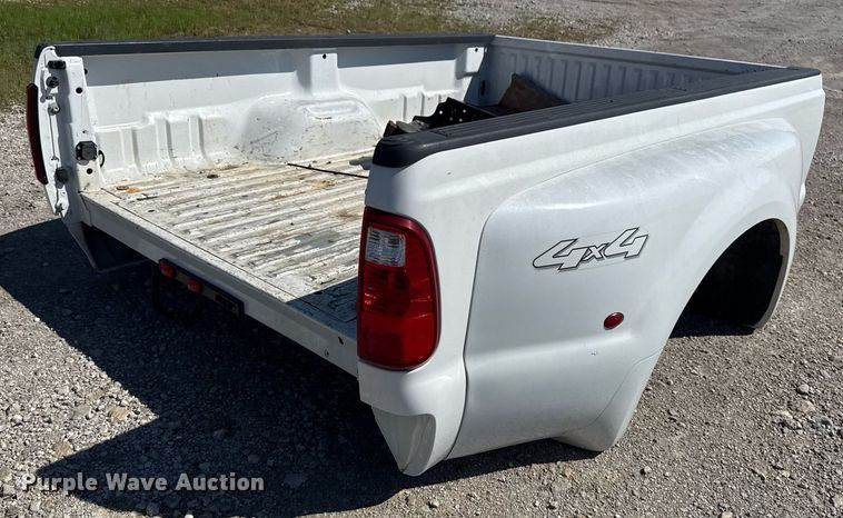 image for item EG5870 Pickup truck bed
