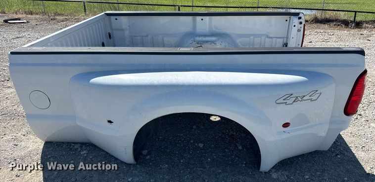 image for item EG5870 Pickup truck bed