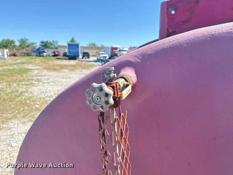 image for item EG5873 Tank bed