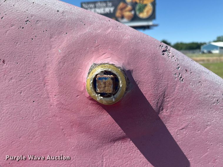 image for item EG5873 Tank bed