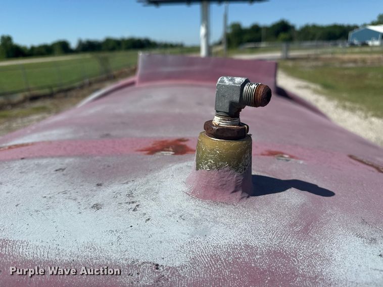 image for item EG5873 Tank bed