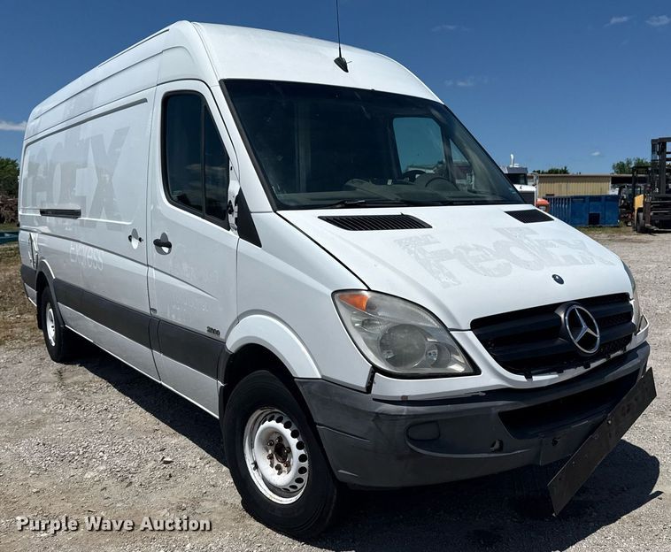image for item EG5877 2011 Mercedes-Benz Sprinter 2500 delivery van