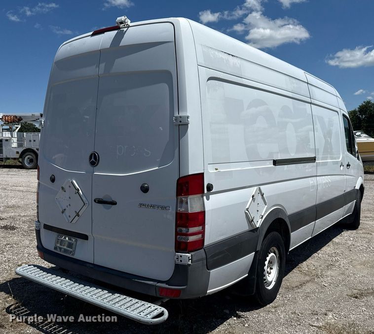 image for item EG5877 2011 Mercedes-Benz Sprinter 2500 delivery van