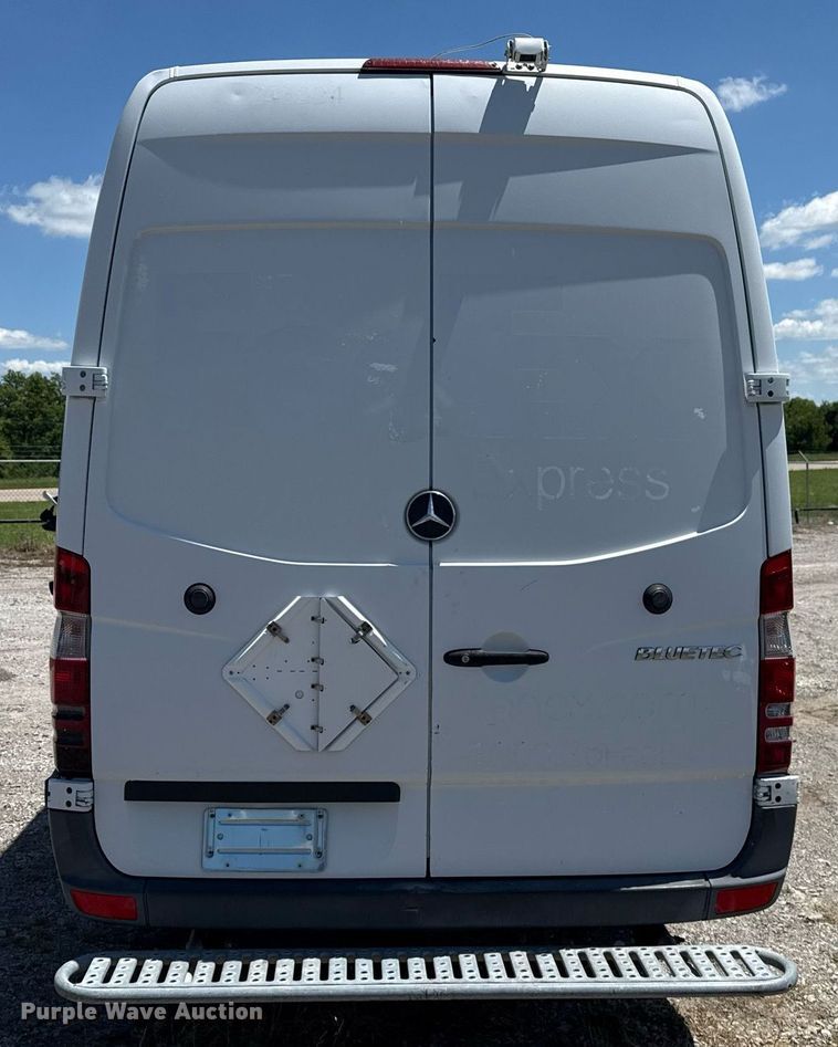 image for item EG5877 2011 Mercedes-Benz Sprinter 2500 delivery van