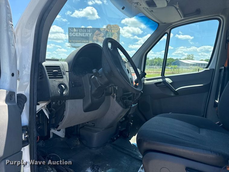 image for item EG5877 2011 Mercedes-Benz Sprinter 2500 delivery van