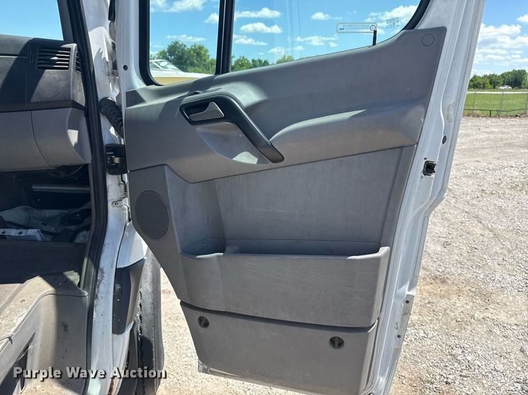 image for item EG5877 2011 Mercedes-Benz Sprinter 2500 delivery van