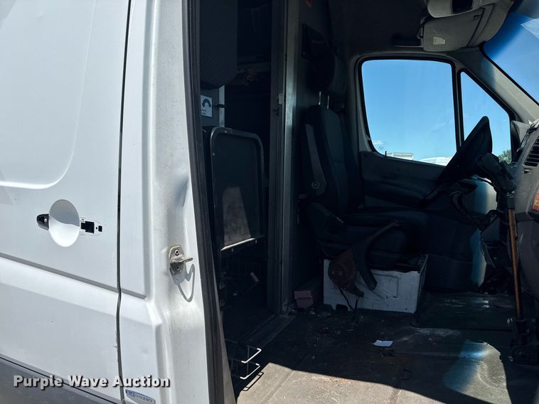 image for item EG5877 2011 Mercedes-Benz Sprinter 2500 delivery van