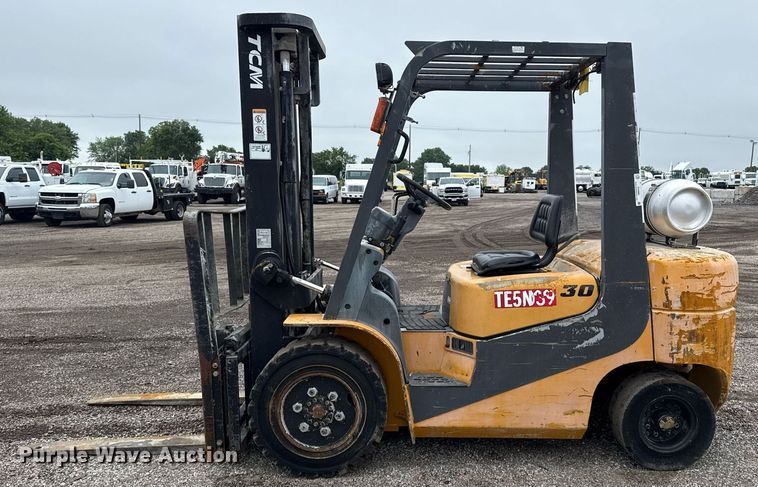 image for item EG5885 TCM FC30T7L forklift