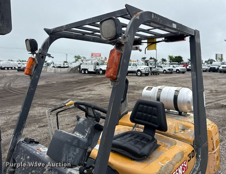 image for item EG5885 TCM FC30T7L forklift