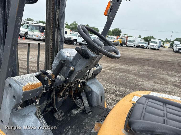 image for item EG5885 TCM FC30T7L forklift