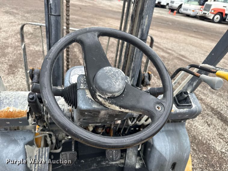 image for item EG5885 TCM FC30T7L forklift