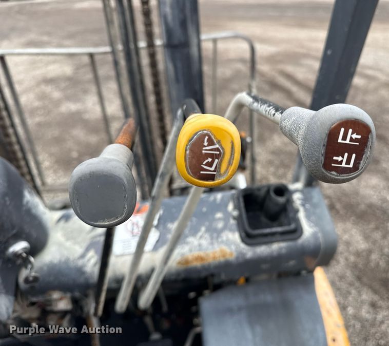 image for item EG5885 TCM FC30T7L forklift