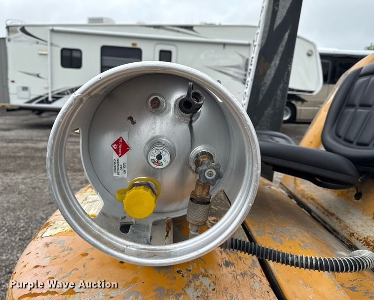 image for item EG5885 TCM FC30T7L forklift