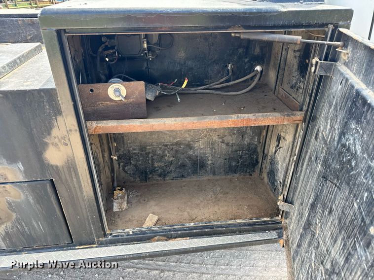 image for item EG6494 2012 Ford F550 Super Duty Crew Cab flatbed truck