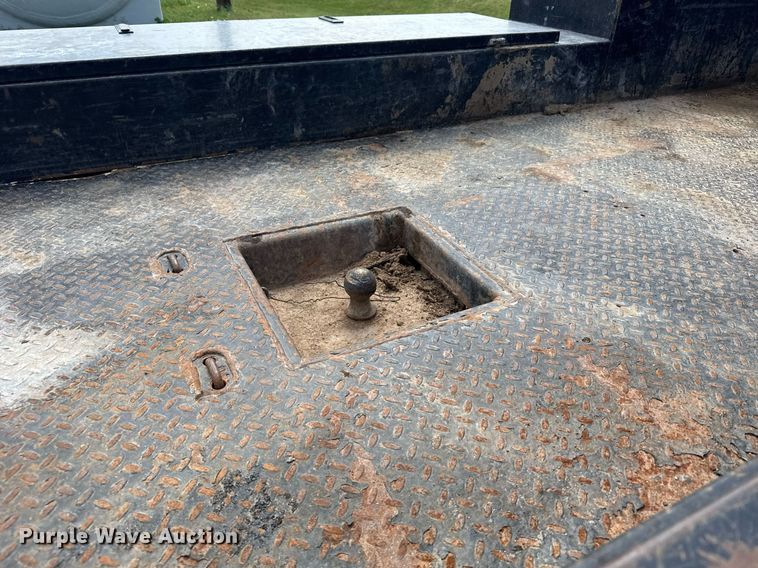 image for item EG6494 2012 Ford F550 Super Duty Crew Cab flatbed truck