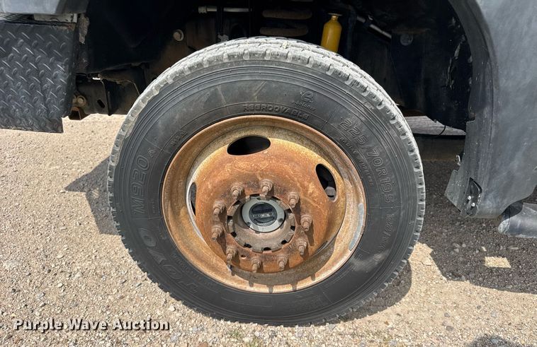 image for item EG6494 2012 Ford F550 Super Duty Crew Cab flatbed truck