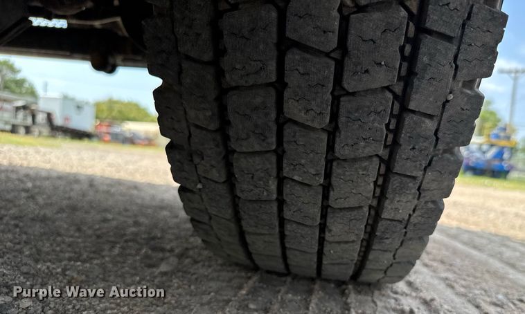 image for item EG6494 2012 Ford F550 Super Duty Crew Cab flatbed truck