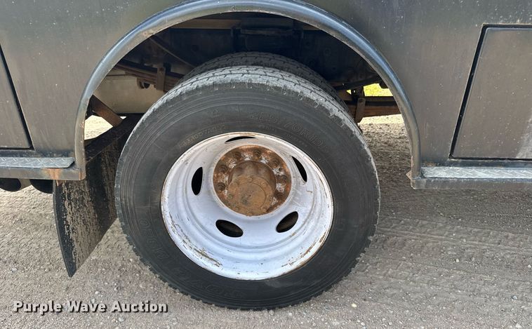 image for item EG6494 2012 Ford F550 Super Duty Crew Cab flatbed truck