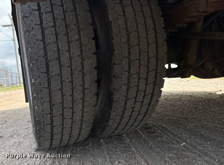 image for item EG6494 2012 Ford F550 Super Duty Crew Cab flatbed truck