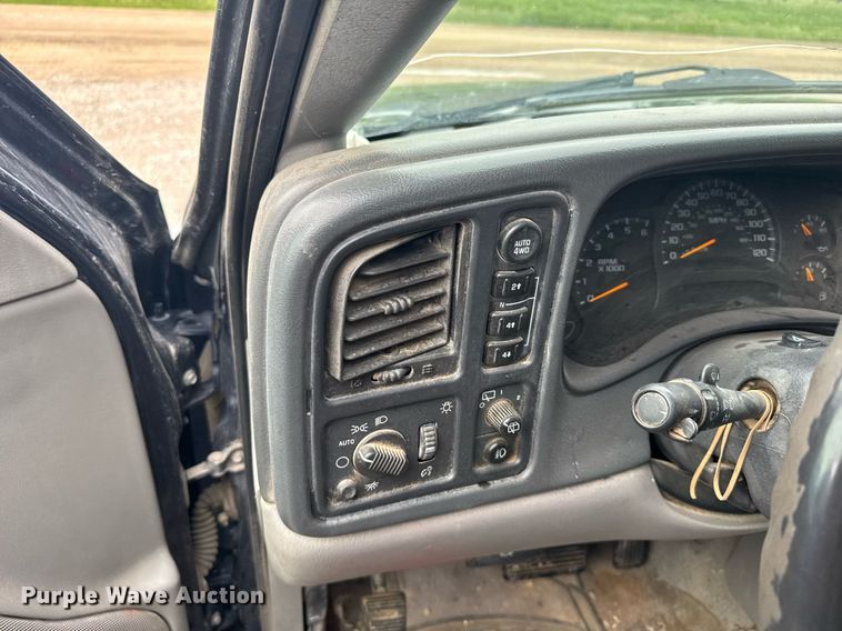 image for item EG6519 2004 Chevrolet Tahoe SUV