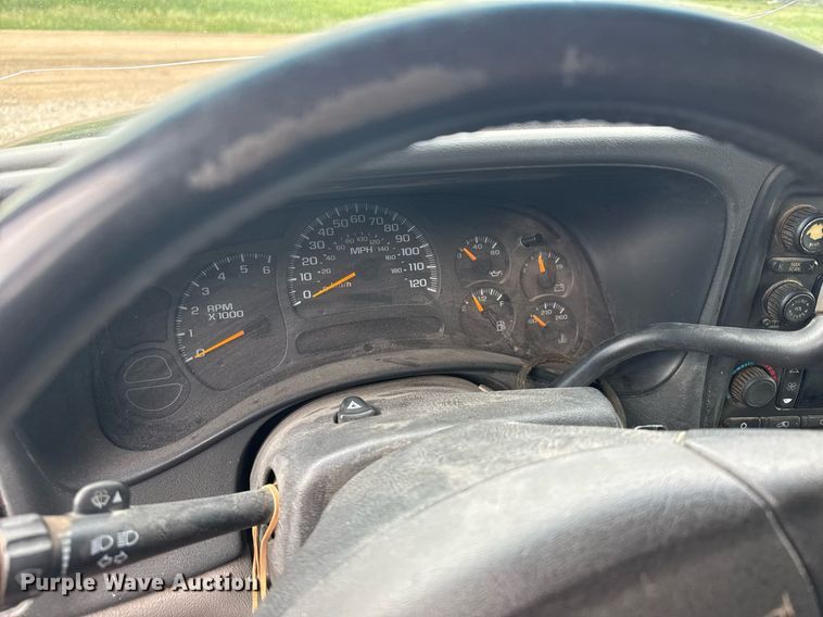 image for item EG6519 2004 Chevrolet Tahoe SUV