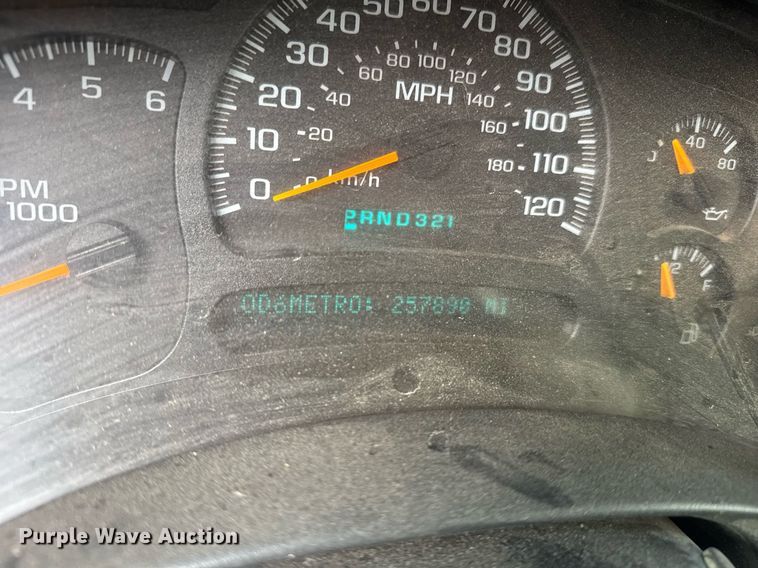 image for item EG6519 2004 Chevrolet Tahoe SUV