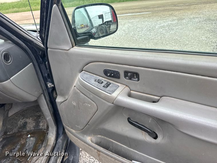 image for item EG6519 2004 Chevrolet Tahoe SUV