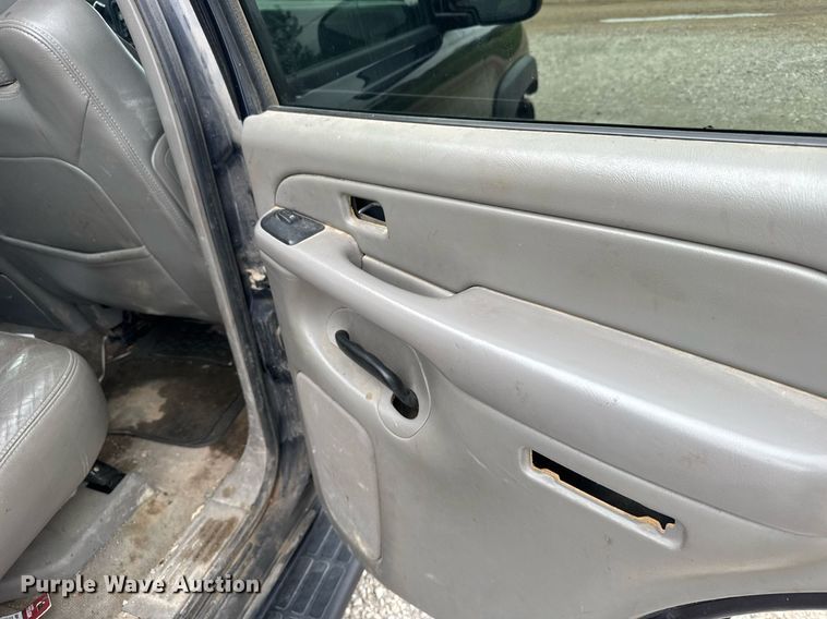 image for item EG6519 2004 Chevrolet Tahoe SUV