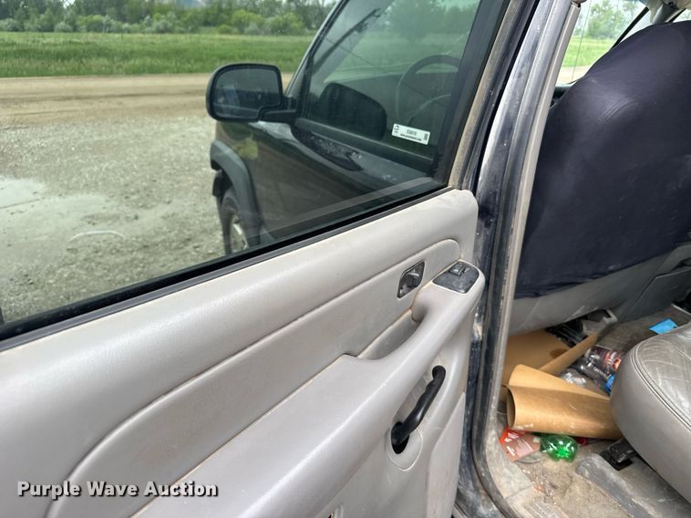 image for item EG6519 2004 Chevrolet Tahoe SUV