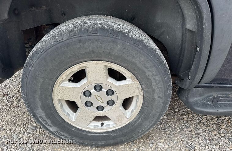 image for item EG6519 2004 Chevrolet Tahoe SUV