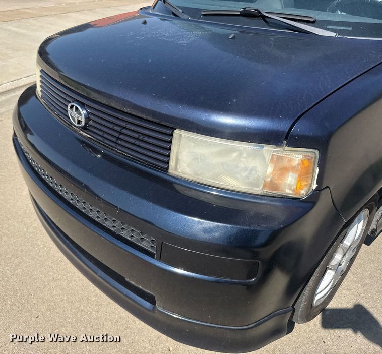 image for item EG6589 2005 Toyota Scion XB SUV