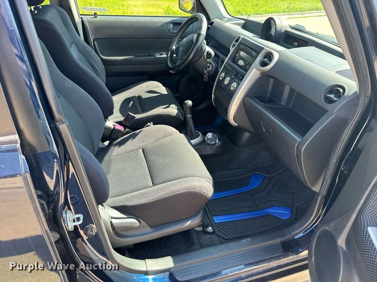 image for item EG6589 2005 Toyota Scion XB SUV