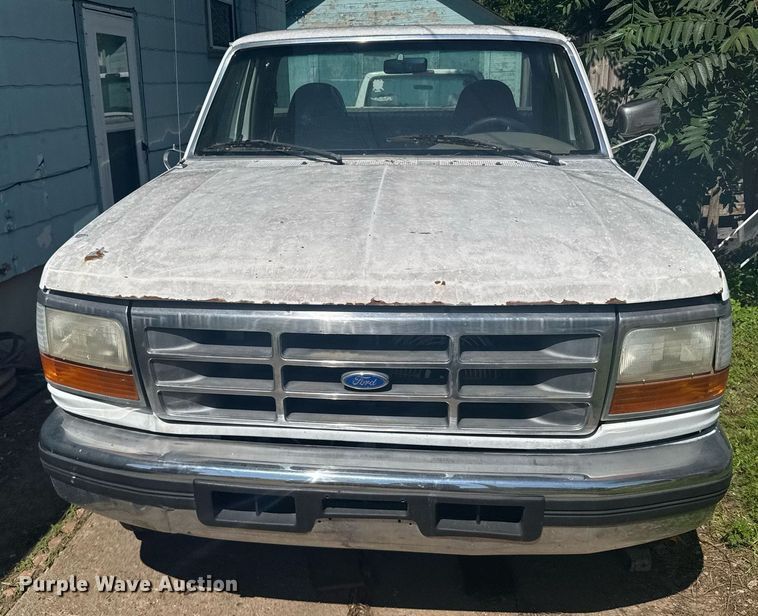 image for item EG6592 1996 Ford F150 pickup truck