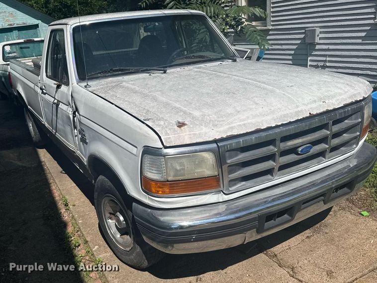 image for item EG6592 1996 Ford F150 pickup truck