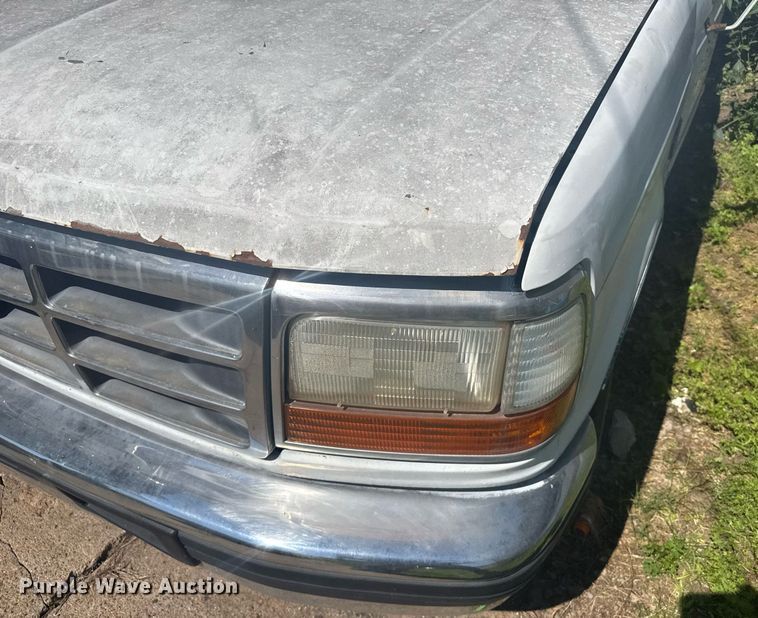 image for item EG6592 1996 Ford F150 pickup truck
