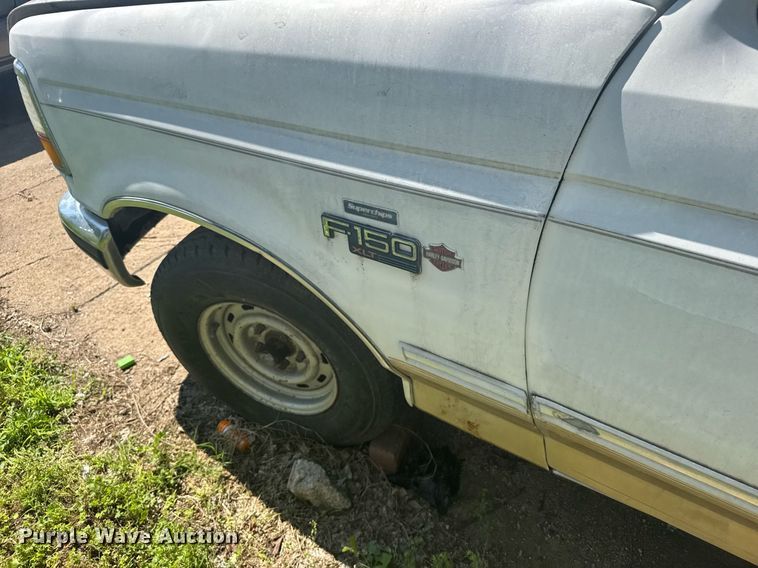 image for item EG6592 1996 Ford F150 pickup truck