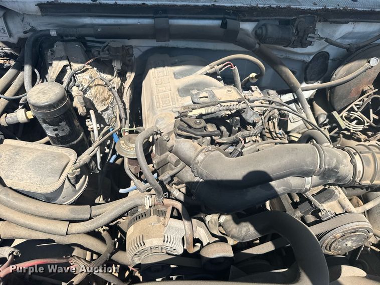 image for item EG6592 1996 Ford F150 pickup truck