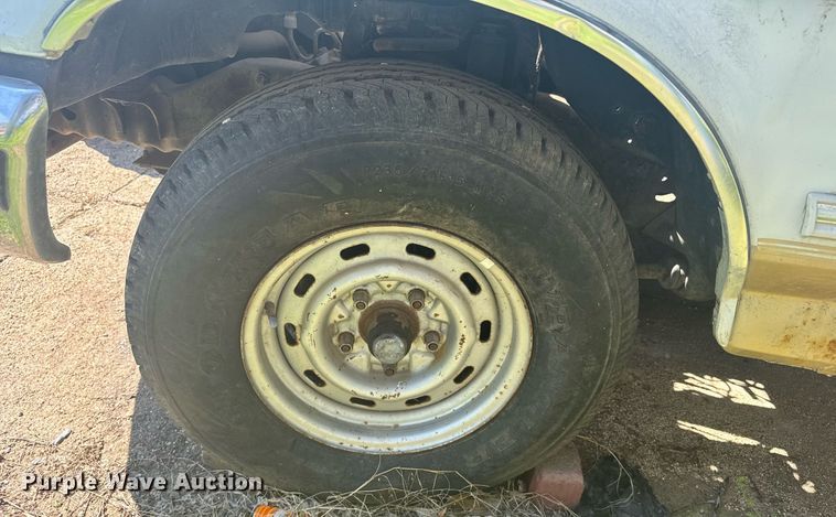 image for item EG6592 1996 Ford F150 pickup truck