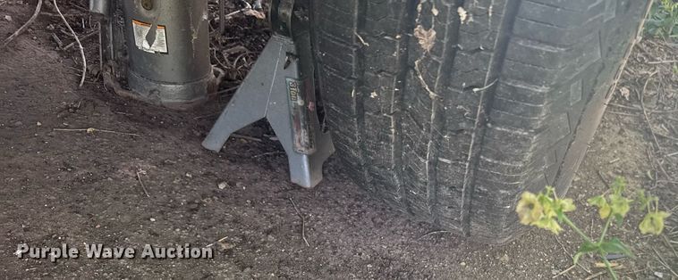 image for item EG6592 1996 Ford F150 pickup truck