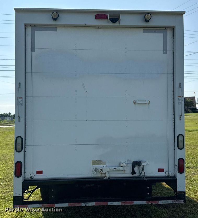 image for item EG8075 2019 Chevrolet Express 3500 box truck