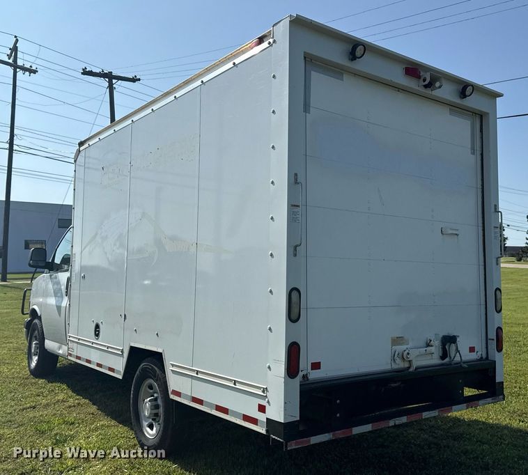 image for item EG8075 2019 Chevrolet Express 3500 box truck