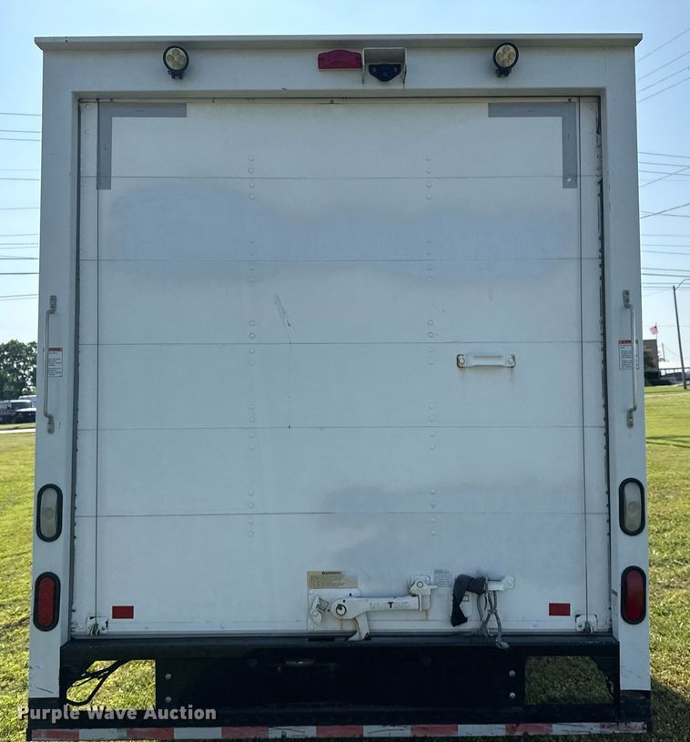 image for item EG8075 2019 Chevrolet Express 3500 box truck