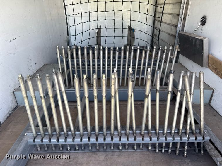 image for item EG8075 2019 Chevrolet Express 3500 box truck