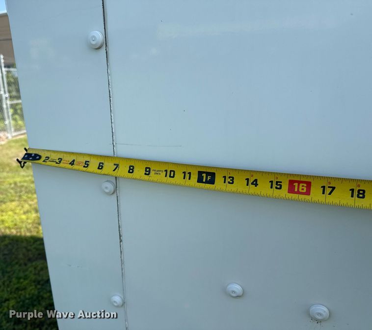 image for item EG8075 2019 Chevrolet Express 3500 box truck