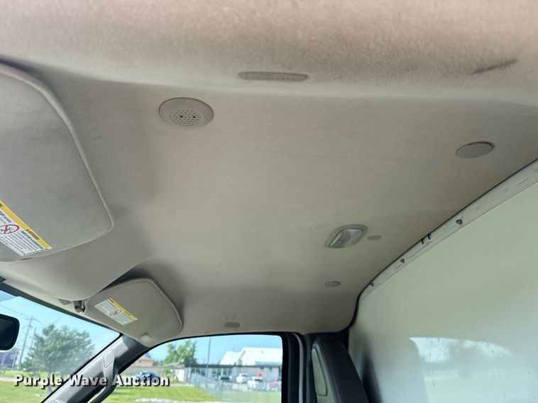 image for item EG8075 2019 Chevrolet Express 3500 box truck