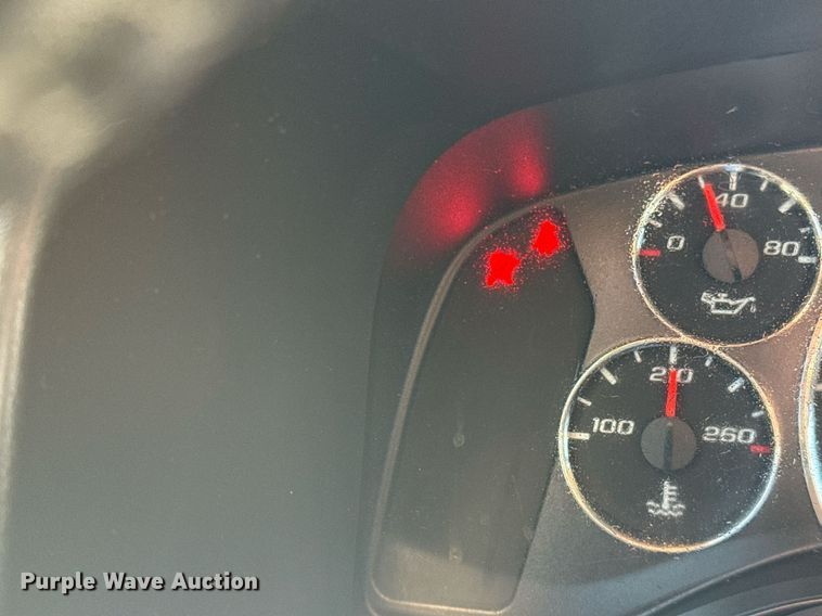 image for item EG8075 2019 Chevrolet Express 3500 box truck